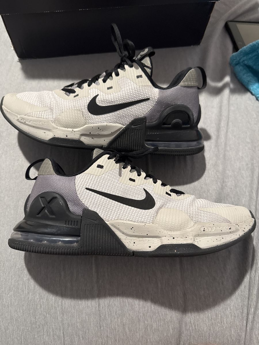 Nike Air Max Alpha Trainer 5 Mens Shoes White Black Size 11 Used. Obo. Barely have been warn maybe 5 times. 