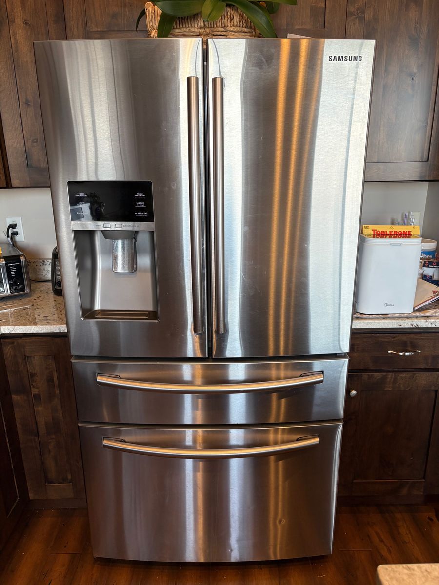 Samsung 28 CF Refrigerator