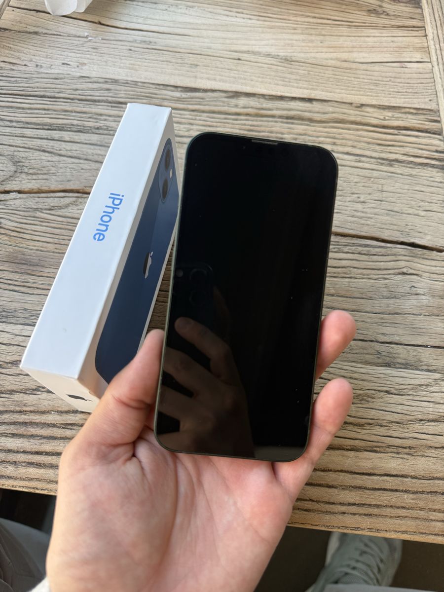iPhone 13 128GB Green Unlocked w/ Original Box