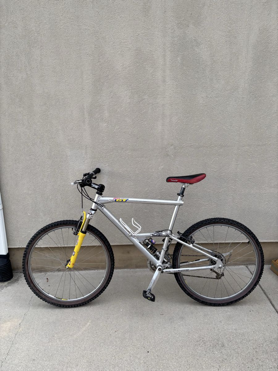 Vintage GT RTS Full Suspension Mountain Bike Silver RockShox Judy SL Shimano XTR