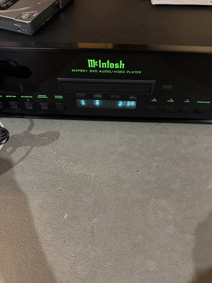 McIntosh MVP-851 cd/dvd player