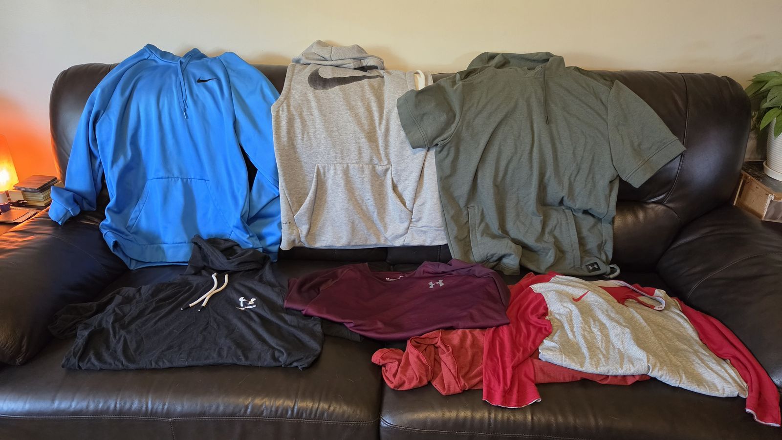 Men's Nike & Under Armour Athletic Clothing Bulk Lot - Size Large