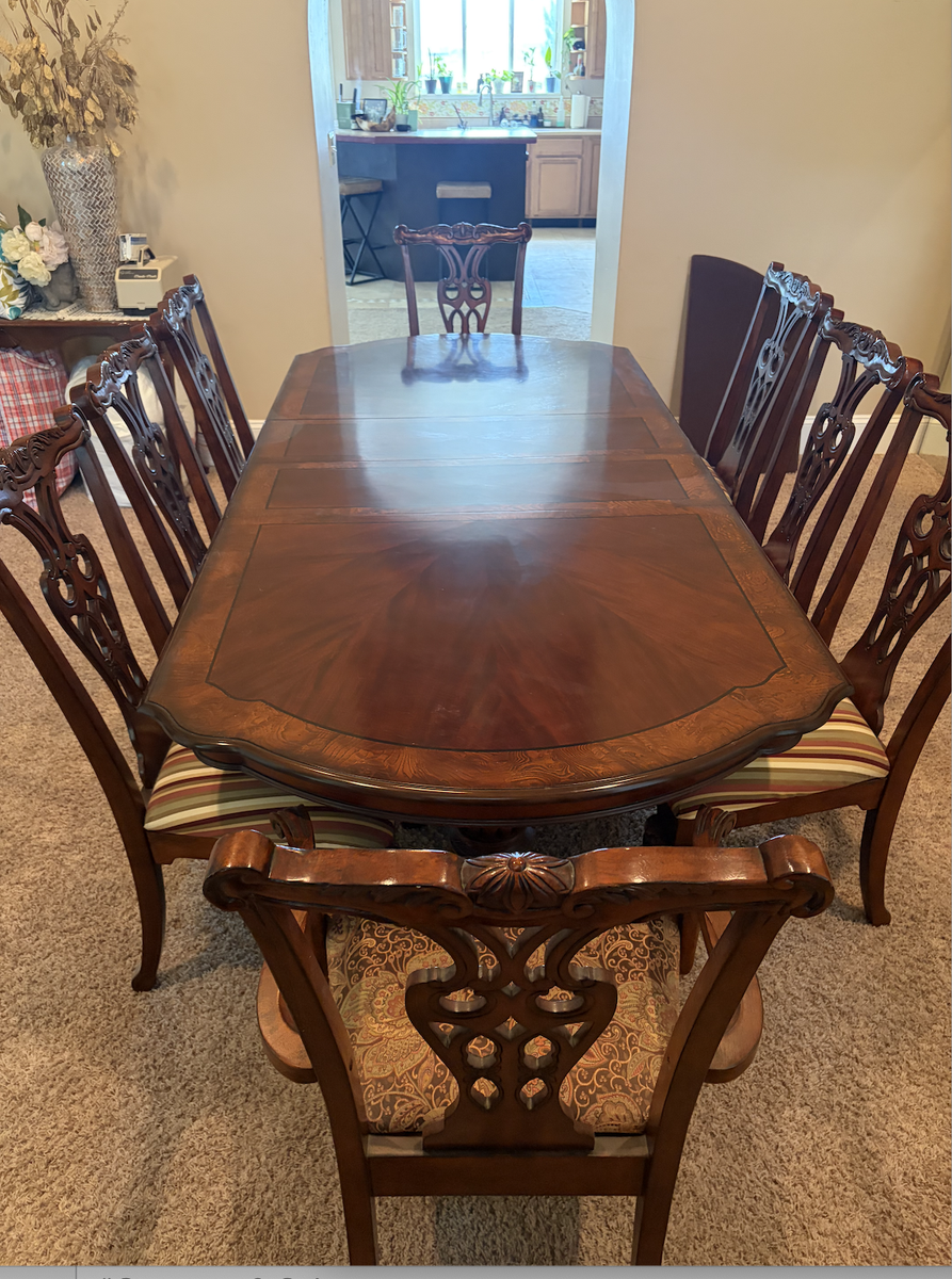 Solid Wood Dining Table & Matching Lighted Hutch – 8 Chairs, 2 Leaves