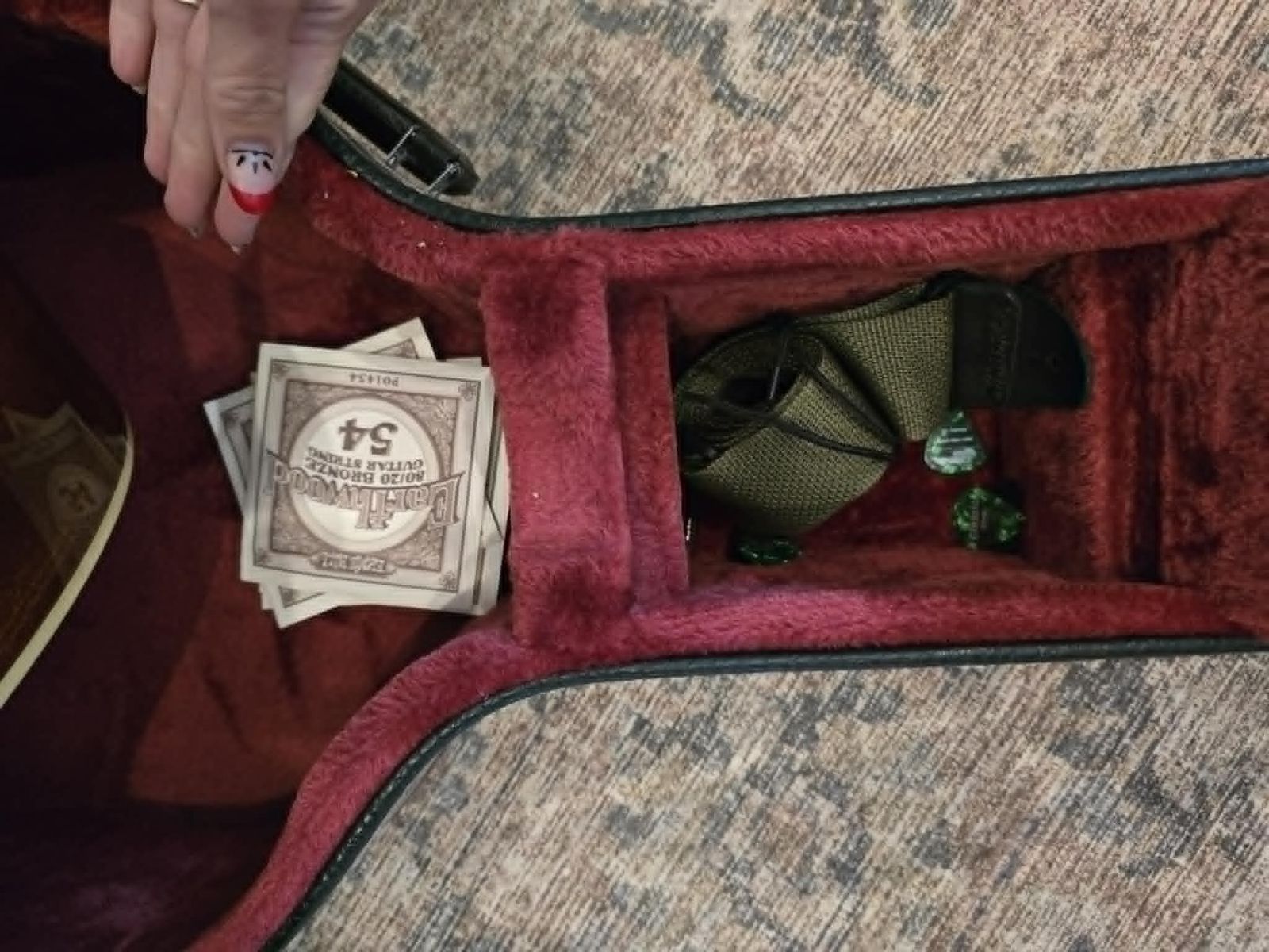 Main image 3