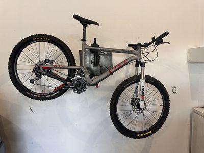 GT Helion Full Suspension Mountain Bike - Large - 27 speed, Maxxis Tires