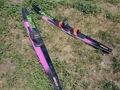 Conley Pro Pair Water Skis