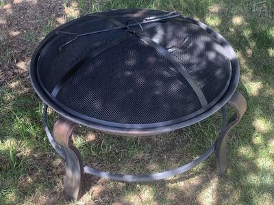 Outdoor Fire Pit W/ Spark Screen & Poker
