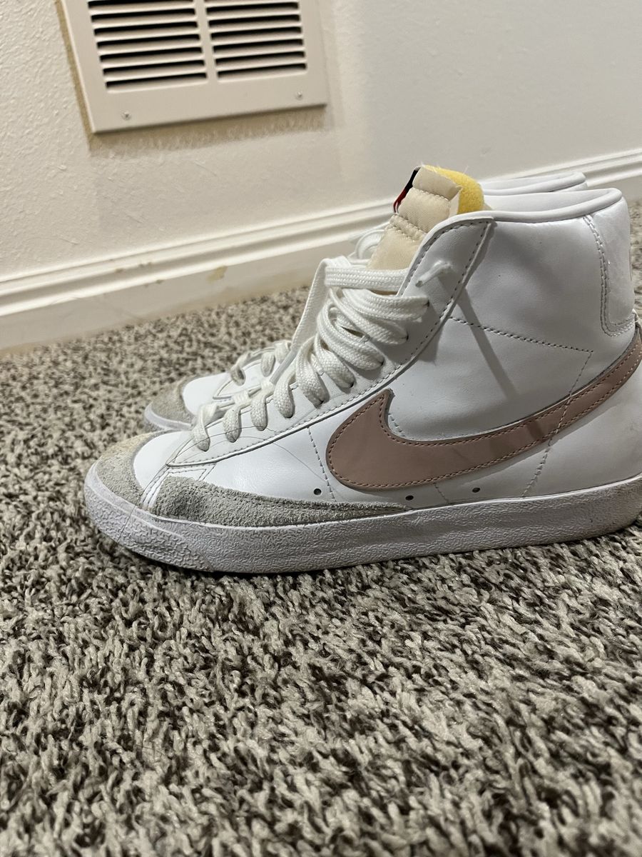 Women 9 nike blazers