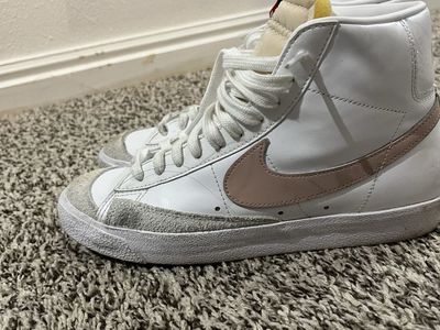 Women 9 nike blazers