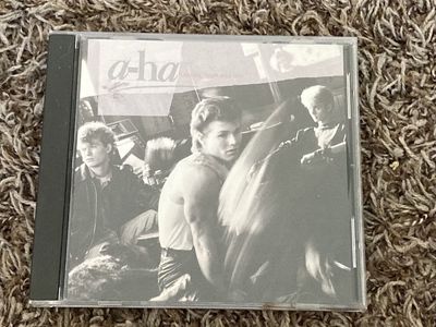 a-ha - Hunting High and Low CD (1985 Warner Bros.) - Pop/New Wave Classic Album