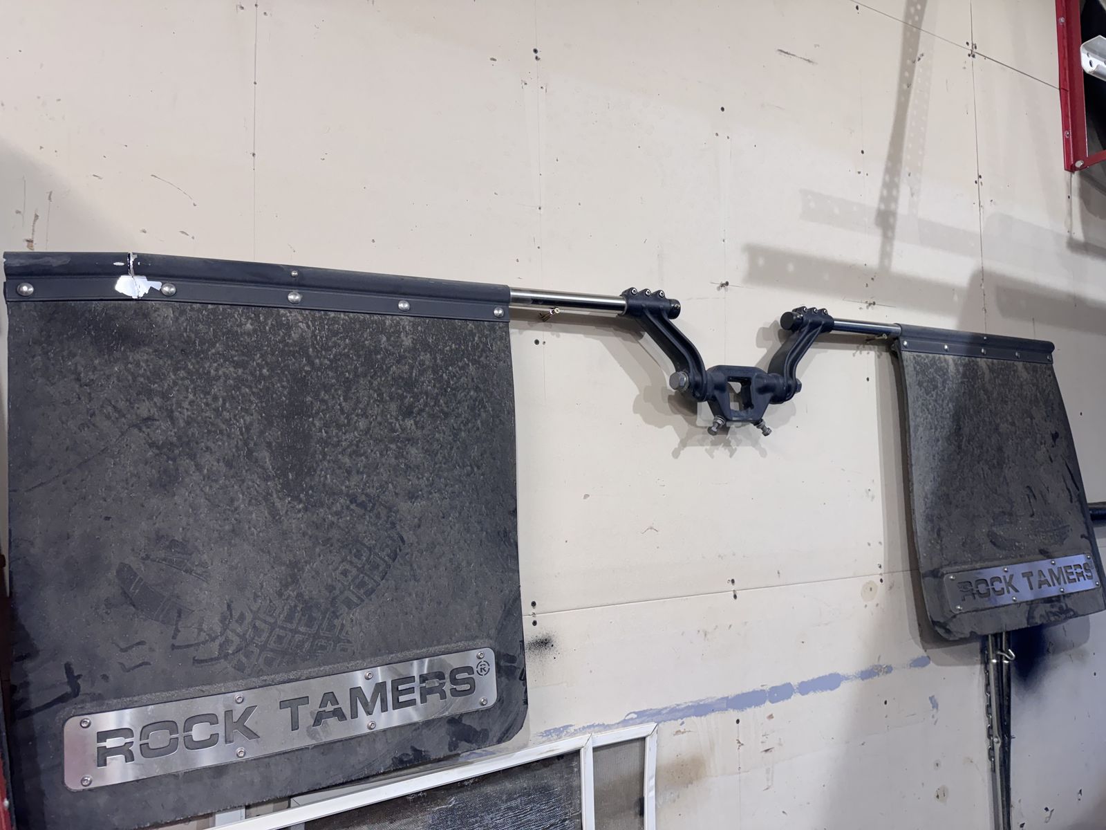 Rock tamers 2” hitch