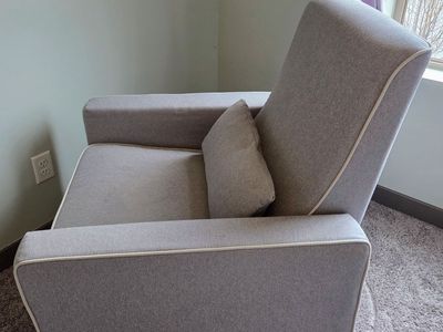 Davinci Piper 360° Swivel Rocker Recliner Nursing Chair