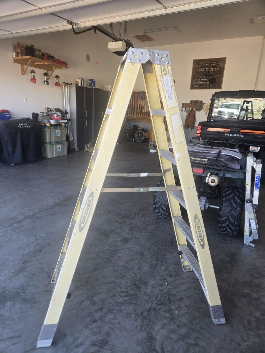6 ft. Dual Step  ladder