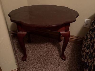 Vintage Wooden Scalloped Side Table with Queen Anne Legs