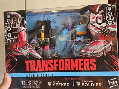 Transformers Studio Series MTMTE Collection Elite Seeker & Ground Soldier