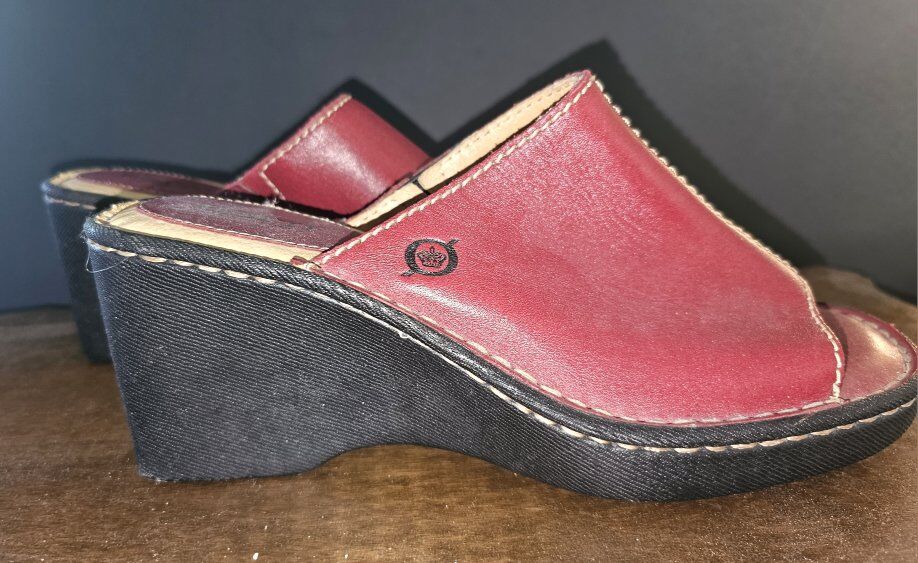 BORN Women's NEW Size 7 (38) Leather Sandal