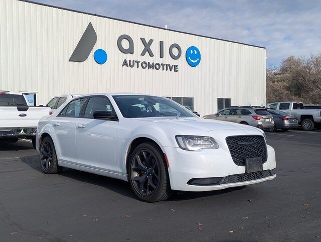2022 Chrysler 300 Touring