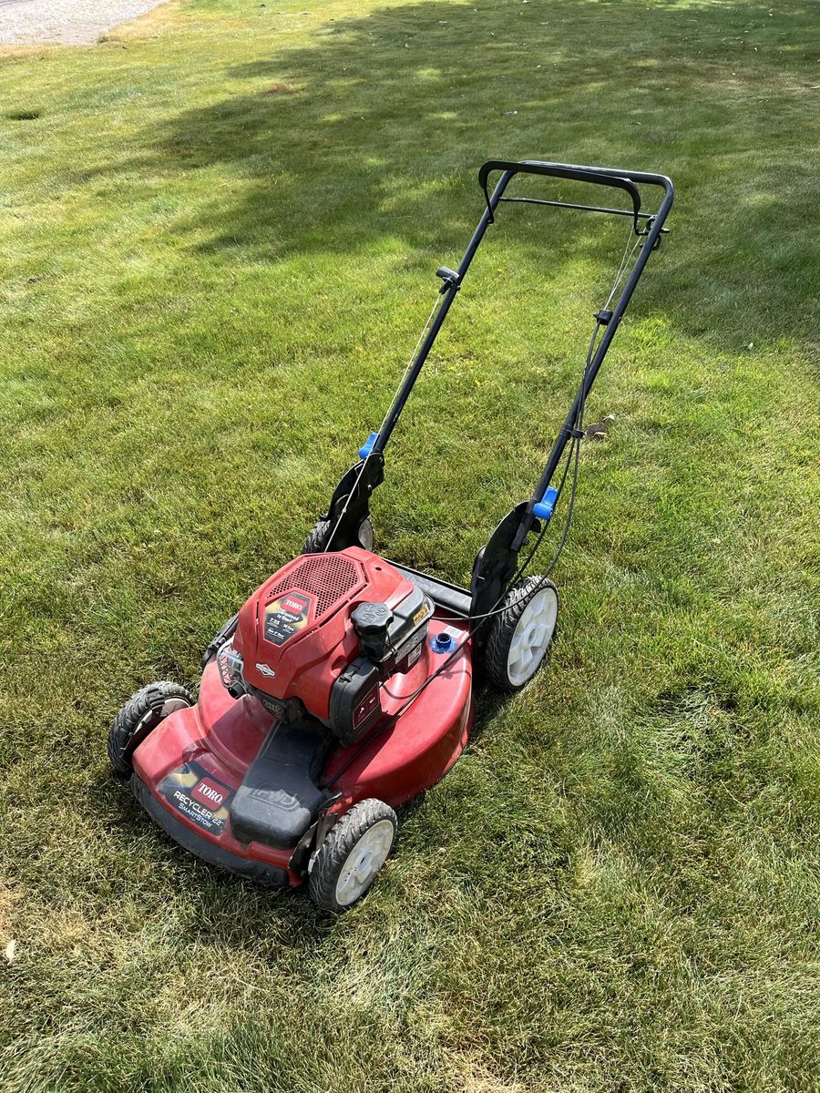 Toro Recycler 22" SmartStow Self-Propelled Gas Walk-Behind Lawn Mower