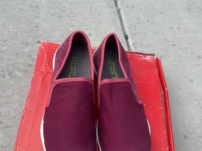 Kuru walking shoes