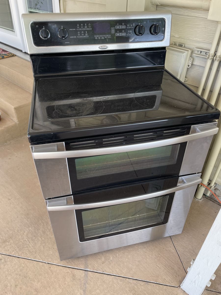 Whirlpool Stainless Steel Double Oven Electric Range with Glass Cooktop