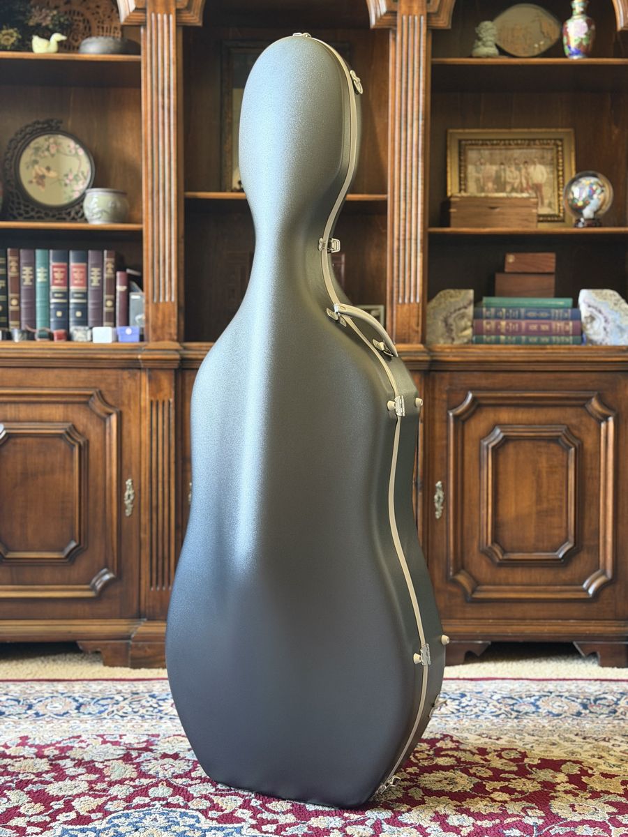 Main image 4