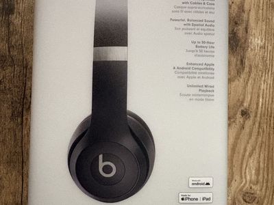 Beats Solo 4 Wireless On-Ear Headphones - Matte Black (New in Box)
