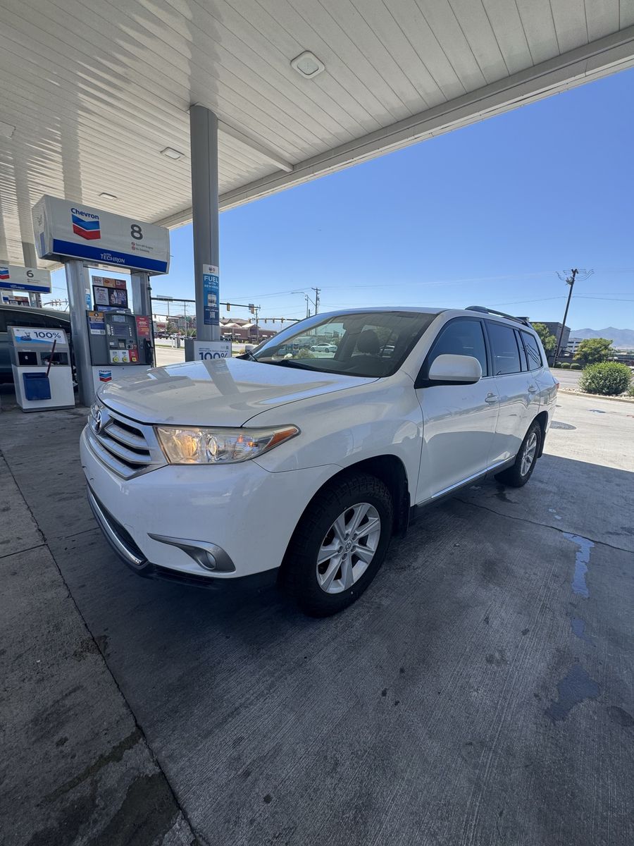 2013 Toyota Highlander SE