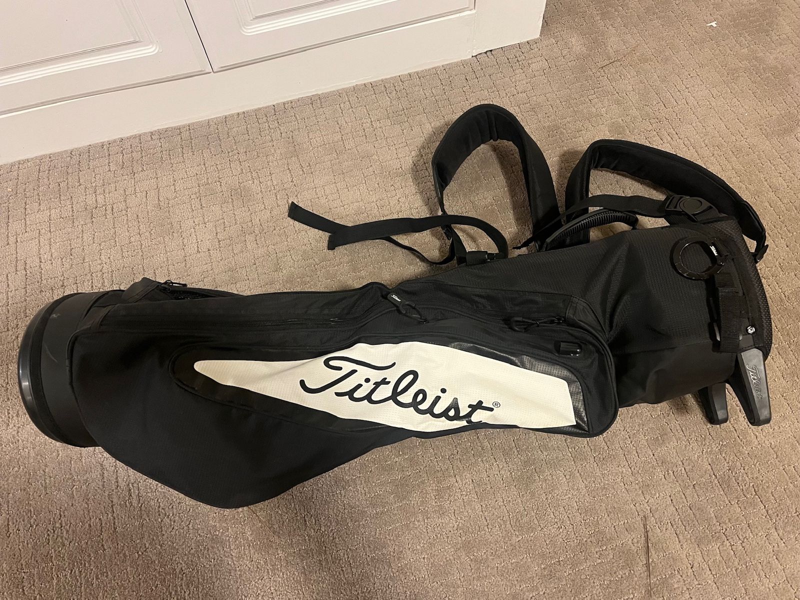Titleist Light Weight Carry Golf Bag