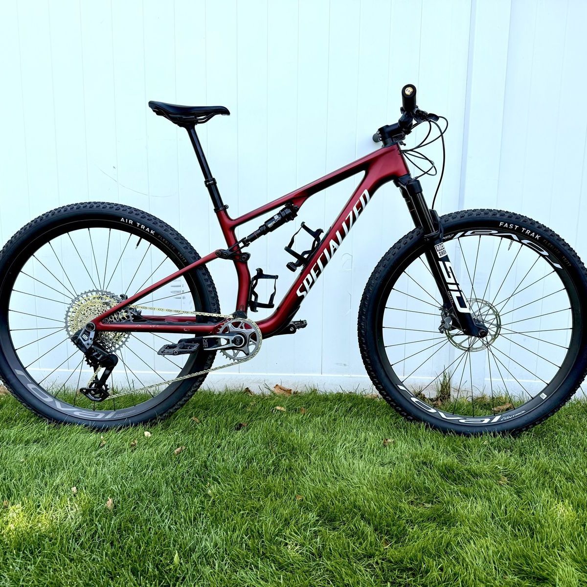 Specialized Epic 8 Expert Carbon Mountain Bike - Size Medium - 29er