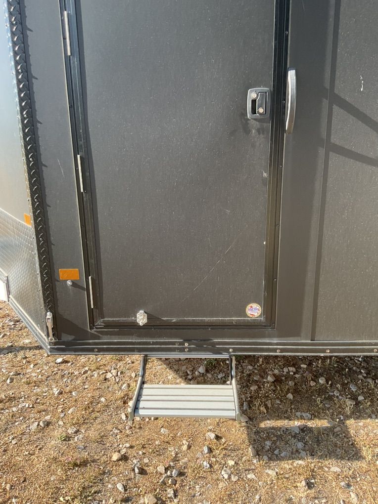 Main image 3