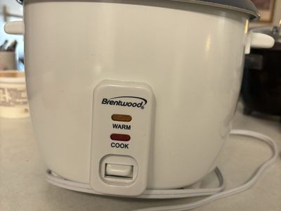 Brentwood Electric Rice Cooker