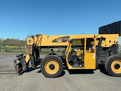 2011 Caterpillar TL1055 Telehandler