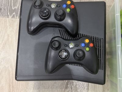 Xbox 360 S -includes 24 games