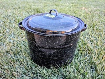 Canning Pot 21.5 qt with 7 qt Size Jars