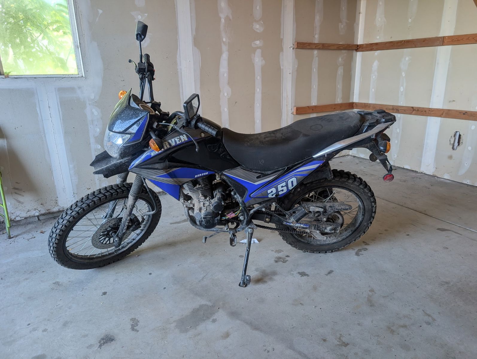 2023 X pro 250cc dirt bike. Street legal 
