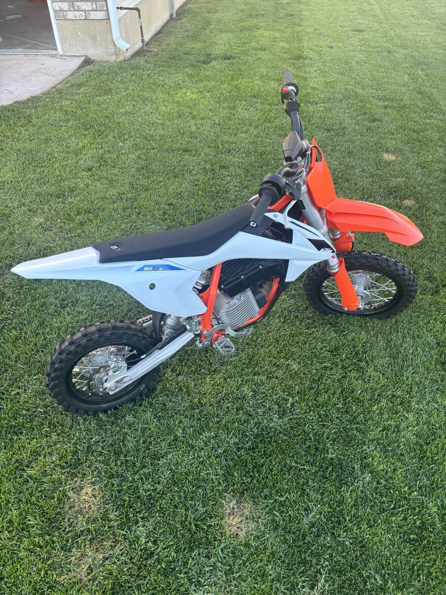 2022 KTM E-50