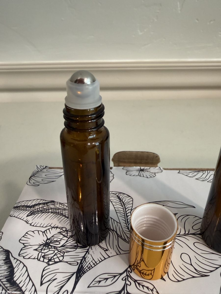 PrettYcare 10ml Amber Glass Essential Oil Roller Bottles with Gold Lids - 6 pack