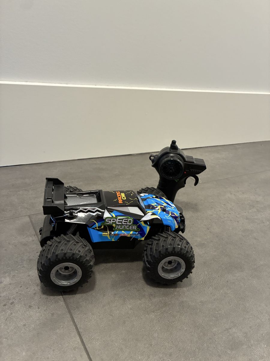 Main image 3