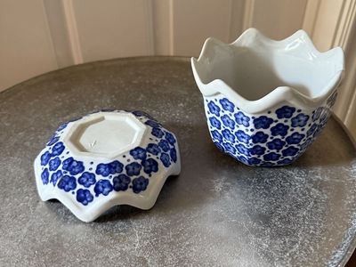 Vintage blue and white ceramic planter 4” T X 5 1/2 W does have staining in tray