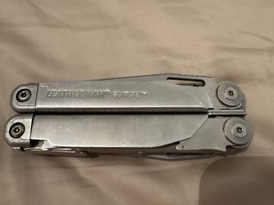 LEATHERMAN Surge