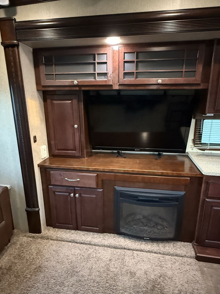 Used HeartLand Landmark 5th Wheel for Sale