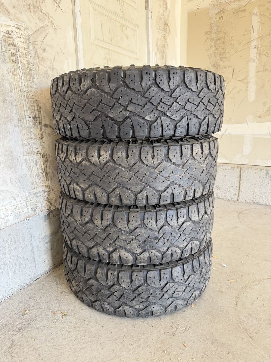 275/70R18 Goodyear Wrangler Duratrac Load E