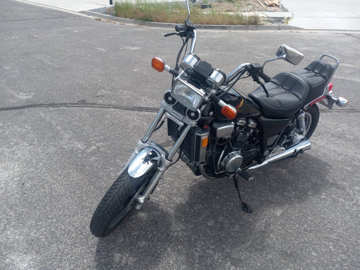 1984 Honda Magna 700