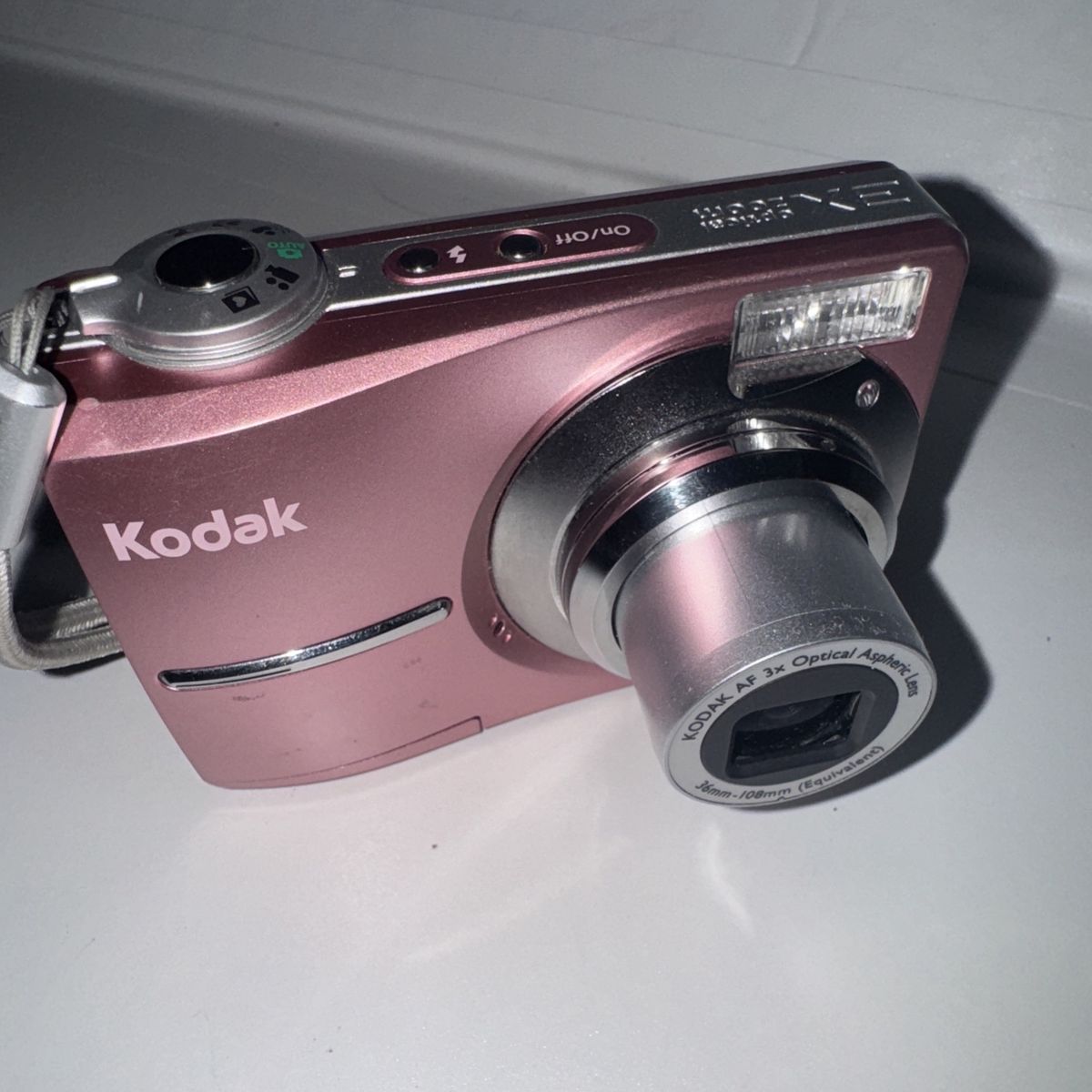 Pink Kodak EasyShare C713 7MP Digital Camera