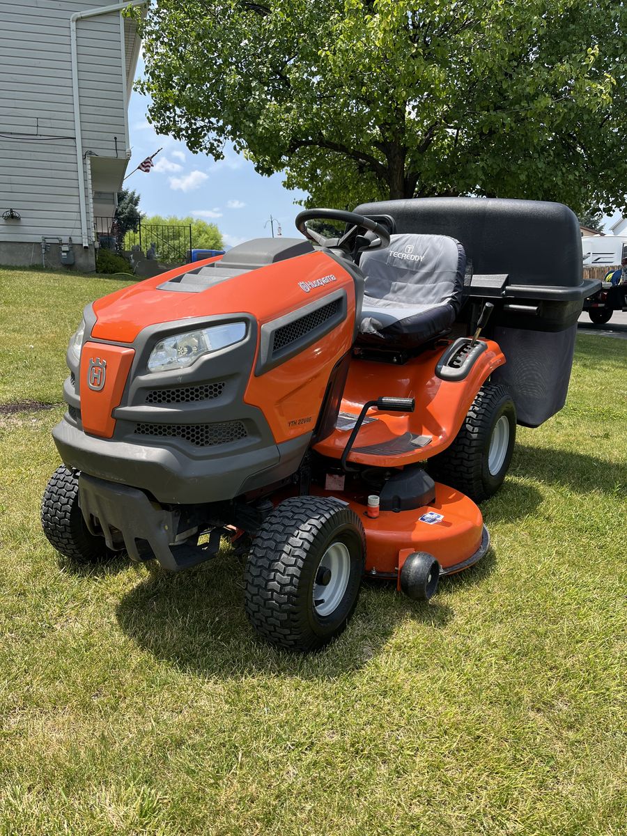 Husqvarna Riding Lawnmower