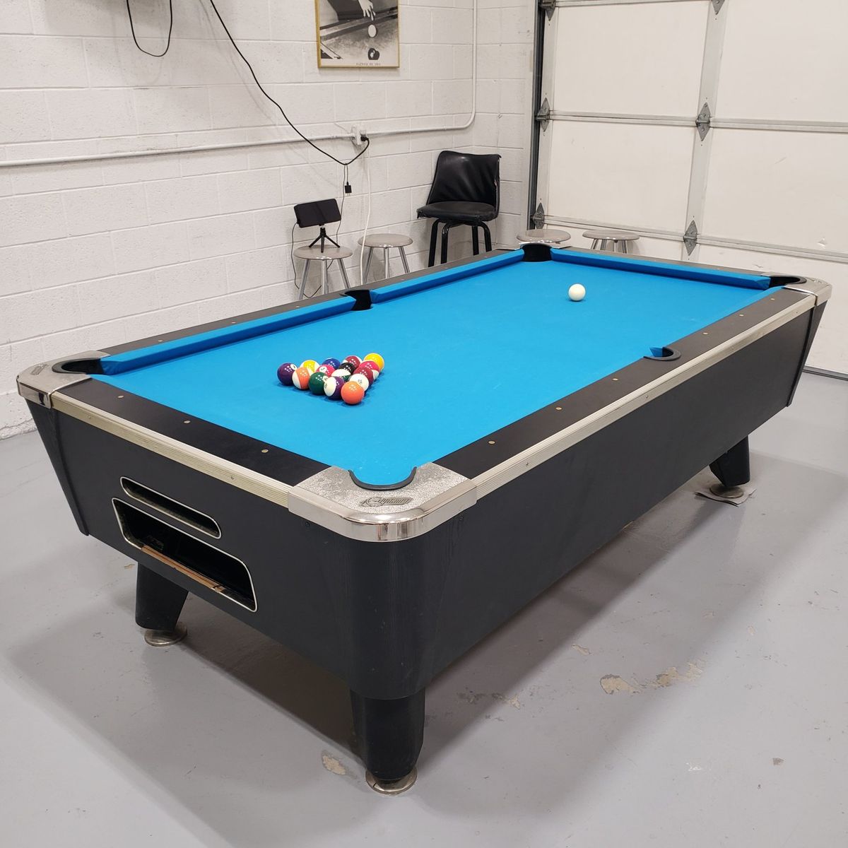 Dynamo Valley Bar Table