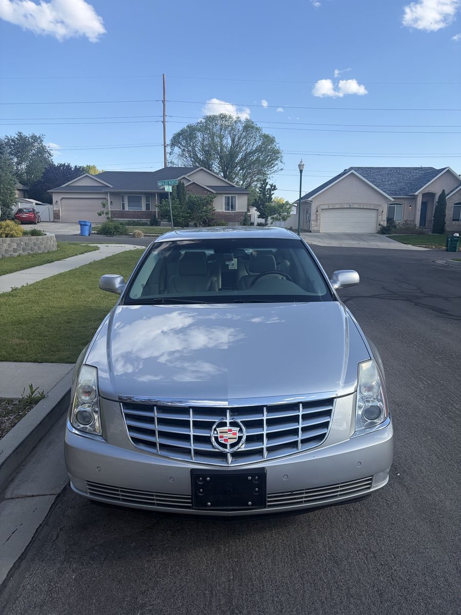 2008 Cadillac DTS Luxury III