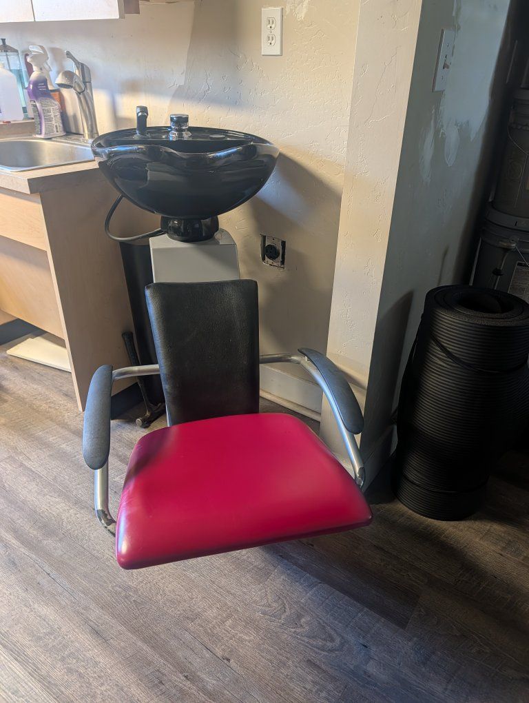 Professional Hair Salon Shampoo Bowl & Reclining Chair - Red & Black, Great Condition