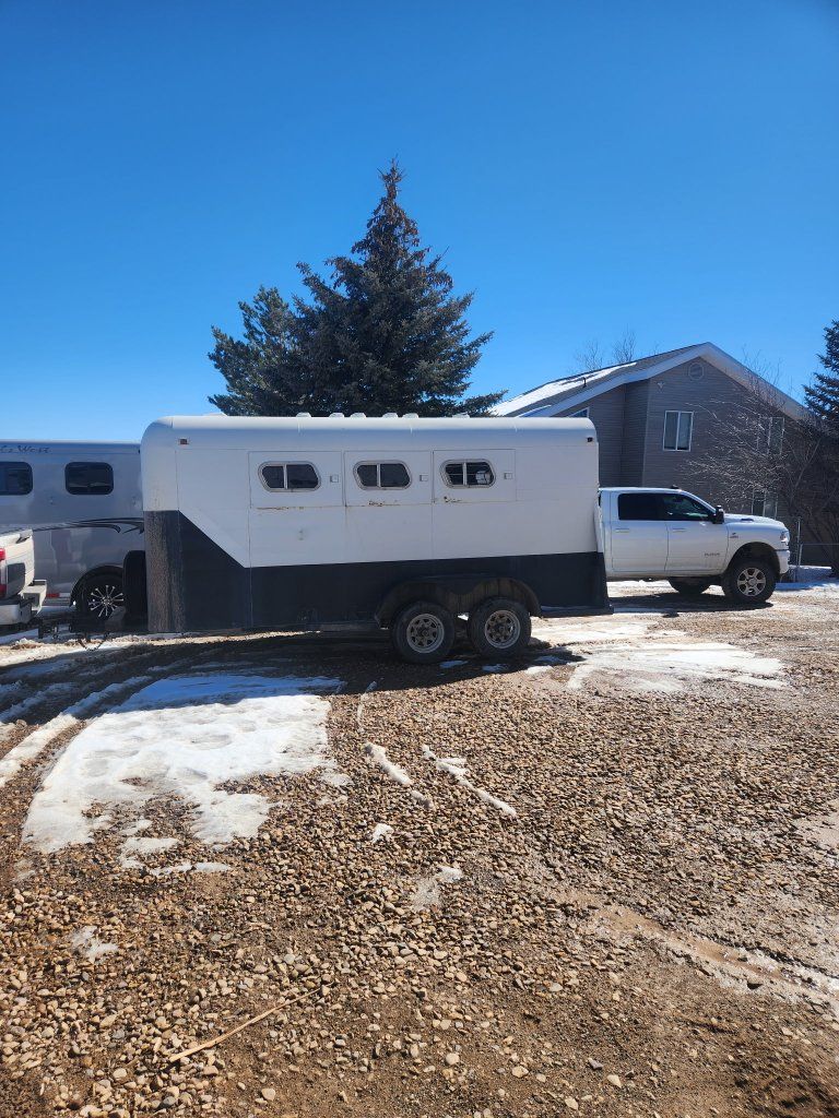 1989 3 Horse Trailer