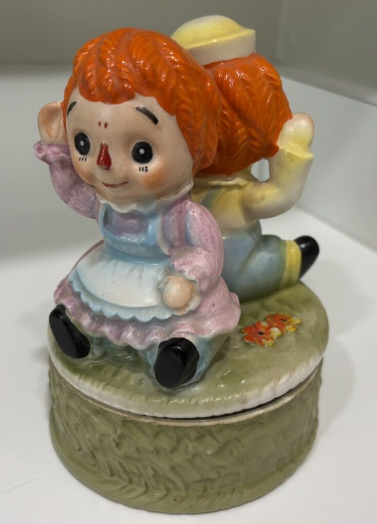Vintage Ceramic Raggedy Ann & Andy Music Box